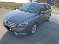 Gebraucht Mercedes B200 156 PS (114 kW) 2012 Grau Van / Kleinbus