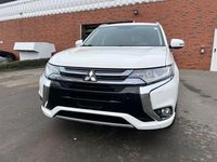 Gebraucht Mitsubishi Outlander P-HEV 121 PS (88 kW) 2017 Weiß SUV