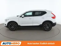 Gebraucht Volvo XC40 Momentum 150 PS (110 kW) 2020 Crystal white SUV