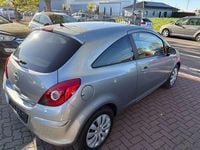 Gebraucht Opel Corsa Edition 69 PS (50 kW) 2010 Silbersee/perl silber (m2) Kleinwagen