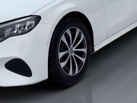 Gebraucht Mercedes E220 Avantgarde 197 PS (144 kW) 2024 Unilack polarweiß Kombi