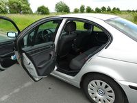 Gebraucht BMW 318 114 PS (83 kW) 2002 Silber metallic Limousine