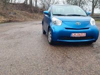 Gebraucht Toyota iQ Basis 68 PS (50 kW) 2011 Blau Kleinwagen