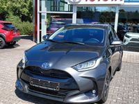 Neu Toyota Yaris Hybrid Comfort 116 PS (85 kW) 2025 Grau Limousine