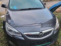 Gebraucht Opel Astra 120 PS (88 kW) 2012 Andere farben Kleinwagen