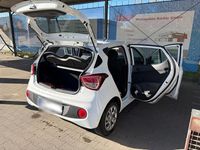 Gebraucht Hyundai i10 GO! 67 PS (49 kW) 2017 Weiß Kleinwagen