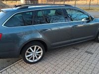 Gebraucht Skoda Octavia Elegance 150 PS (110 kW) 2014 Grau Kleinwagen
