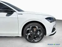 Neu Skoda Superb 265 PS (194 kW) 2026 Kristallweiß uni Kombi