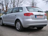 Gebraucht Audi A3 Attraction 140 PS (102 kW) 2012 Eissilber Kleinwagen