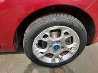 Gebraucht Ford Fiesta 80 PS (58 kW) 2011 Rot Kleinwagen