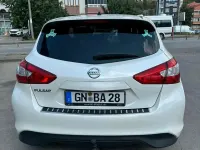 Gebraucht Nissan Pulsar 116 PS (85 kW) 2018 Weiß Kleinwagen