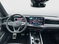 Gebraucht VW Passat R-line 150 PS (110 kW) 2024 Grau Kombi