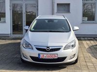 Gebraucht Opel Astra Innovation 160 PS (117 kW) 2011 Argon silber/ice silver (m2) Kombi
