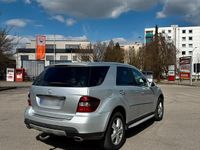 Gebraucht Mercedes ML320 224 PS (164 kW) 2007 Silber SUV