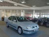 Gebraucht Renault Mégane Dynamique 107 PS (78 kW) 2001 Unbekannt (metallic) Limousine