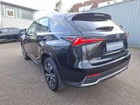 Gebraucht Lexus NX300h 197 PS (144 kW) 2021 Graphitschwarz SUV