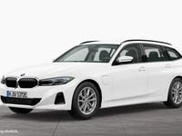 Gebraucht BMW 330e 184 PS (135 kW) 2023 Alpinweiß uni Kombi