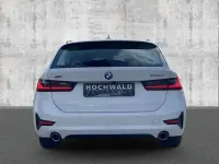 Gebraucht BMW 320 Sport Line 190 PS (139 kW) 2022 Weiß Limousine