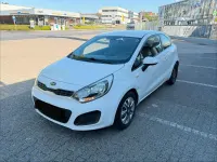 Usata Kia Rio 90 CV (66 kW) 2013 Bianco Berlina