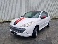Gebraucht Peugeot 206+ 73 PS (53 kW) 2012 Weiß Kleinwagen