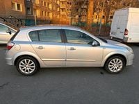 Gebraucht Opel Astra 150 PS (110 kW) 2005 Silber Limousine
