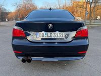 Gebraucht BMW 550 367 PS (269 kW) 2005 Blau Limousine