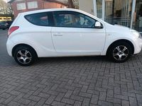 Gebraucht Hyundai i20 78 PS (57 kW) 2010 Weiß Kleinwagen