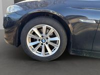 Gebraucht BMW 520 184 PS (135 kW) 2013 Schwarz / black sapphire (metallic) Kombi