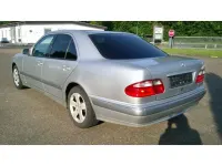 Gebraucht Mercedes E200 Elegance 163 PS (119 kW) 2001 Astral silber (metallic) Limousine