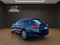 Gebraucht Skoda Superb Style 190 PS (139 kW) 2023 Lavablau metallic Kombi