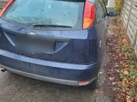 Gebraucht Ford Focus Trend 101 PS (74 kW) 2001 Blau Limousine