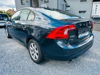 Gebraucht Volvo S60 Kinetic 114 PS (83 kW) 2012 Grau Limousine