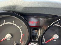 Gebraucht Ford Fiesta Ambiente 60 PS (44 kW) 2011 Weiß Kleinwagen