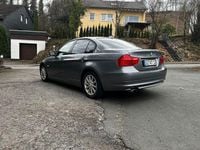 Gebraucht BMW 320 Sport Line 184 PS (135 kW) 2012 Grau Limousine