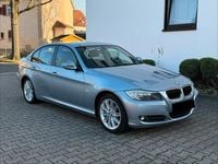 Gebraucht BMW 320 170 PS (125 kW) 2009 Blau Limousine
