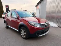Używany Dacia Sandero Stepway 84 KM (61 kW) 2012 Czerwony Sedan/Limuzyna
