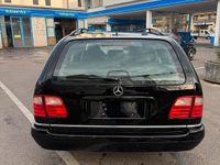 Gebraucht Mercedes E420 205 PS (150 kW) 1996 Schwarz Kombi