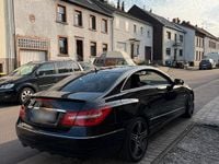Gebraucht Mercedes E250 204 PS (150 kW) 2009 Schwarz Coupé