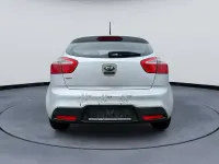 Gebraucht Kia Rio Edition 7 86 PS (63 kW) 2012 Brilliantsilber met. Limousine