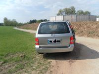 Gebraucht Kia Carnival EX 144 PS (105 kW) 2004 Silber metallic Van / Kleinbus