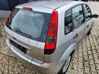 Gebraucht Ford Fiesta 80 PS (58 kW) 2002 Silbermet. Kleinwagen