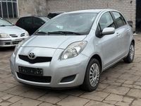 Gebraucht Toyota Yaris 70 PS (51 kW) 2011 Silber Kleinwagen