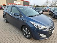 Gebraucht Hyundai i30 110 PS (80 kW) 2017 Blau Kombi