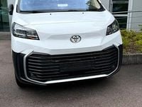 Gebraucht Toyota Proace 144 PS (105 kW) 2024 Weiß Van / Kleinbus
