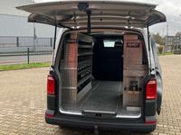 gebraucht VW Transporter T6Kasten Kombi mit Regalsystem