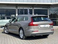 Gebraucht Volvo V60 197 PS (144 kW) 2020 Pebble grey Kombi