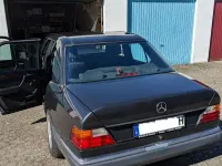 Gebraucht Mercedes 230 132 PS (97 kW) 1989 Schwarz Limousine