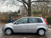 Gebraucht Ford Fiesta 80 PS (58 kW) 2008 Silber Kleinwagen