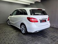 Gebraucht Mercedes B180 122 PS (89 kW) 2015 Weiß Kleinwagen