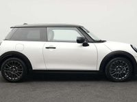 Gebraucht Mini Cooper Favoured 156 PS (114 kW) 2024 Weiß Kleinwagen